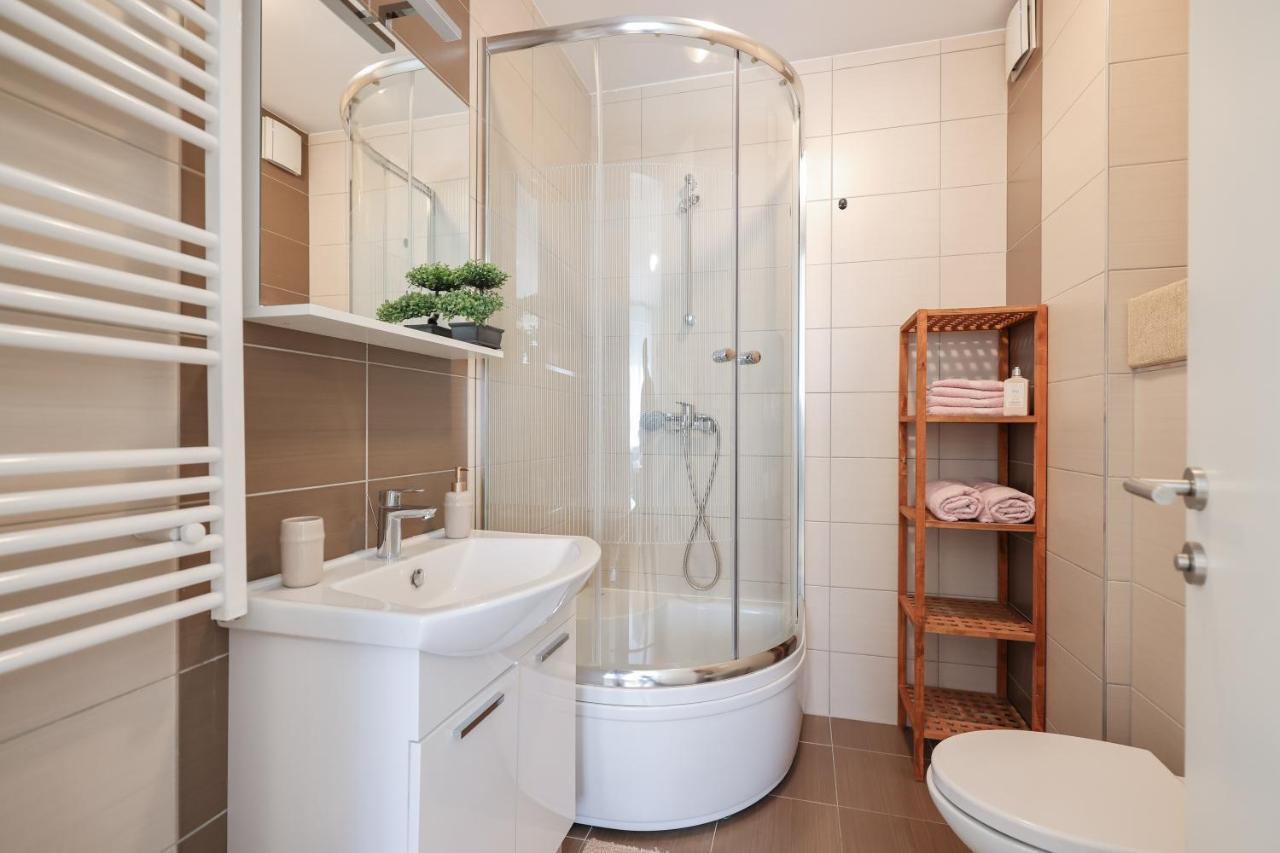 Cozy Niko - Private Parking And Balcony