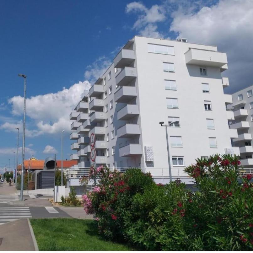 Apartment Cozy Niko - Private Parking And Balcony