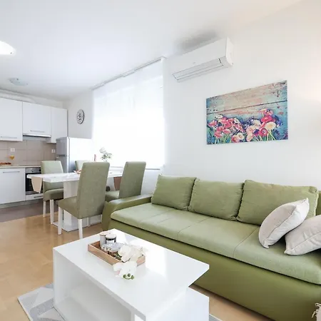 Cozy Niko Apartment - Private Parking And Balcony Zadar Exterior photo